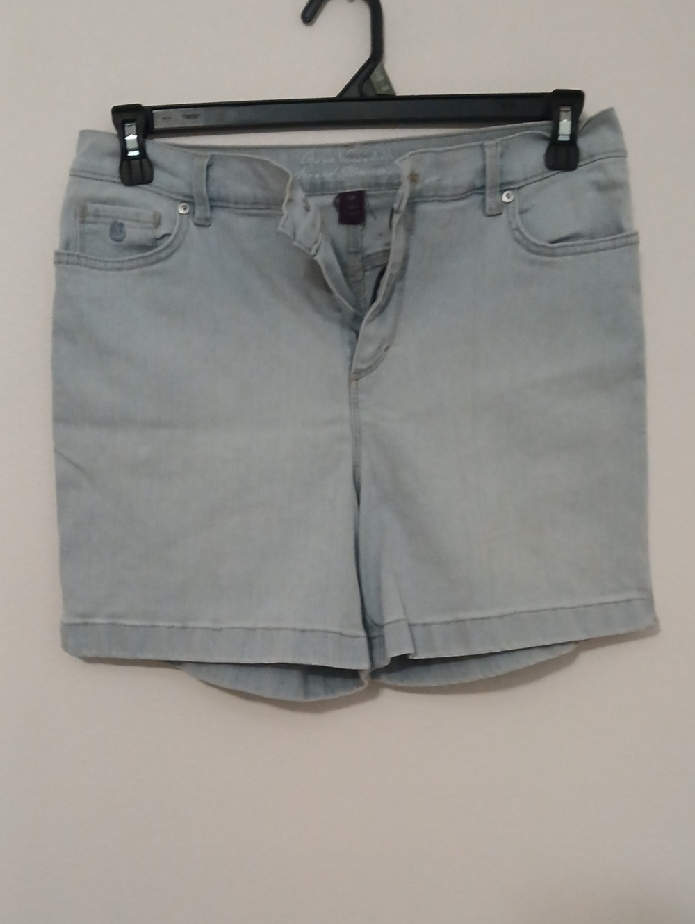 Gloria Vanderbilt Light Blue Denim Shorts